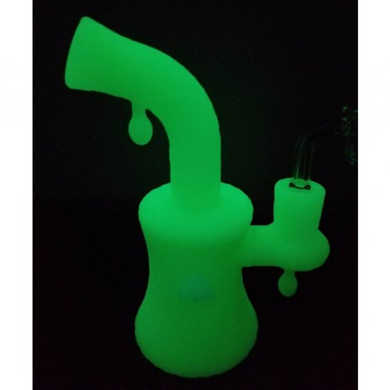 8\" Silicone Glow In The Dark Dab Rig by Stratus Includes 14mm Banger Green New